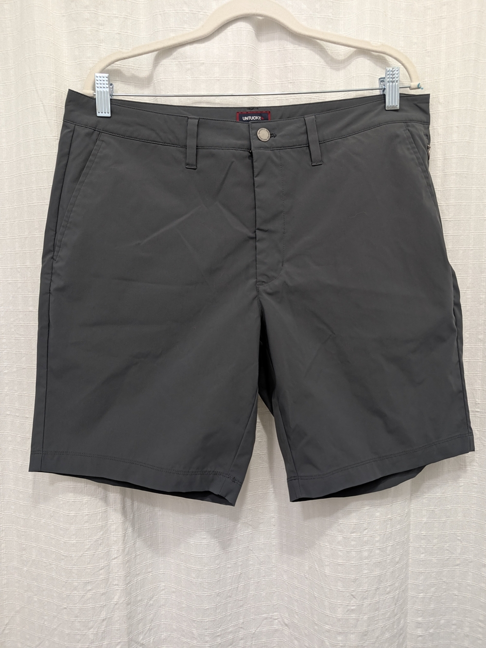 UNTUCKit Men's Dark Gray Flat Front Performance Shorts